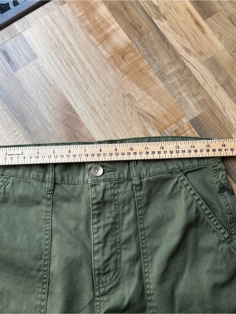 BDG Desert Curved Skate Pants Cargo Olive with Cream & Blue Patch Pockets - Picture 4 of 14